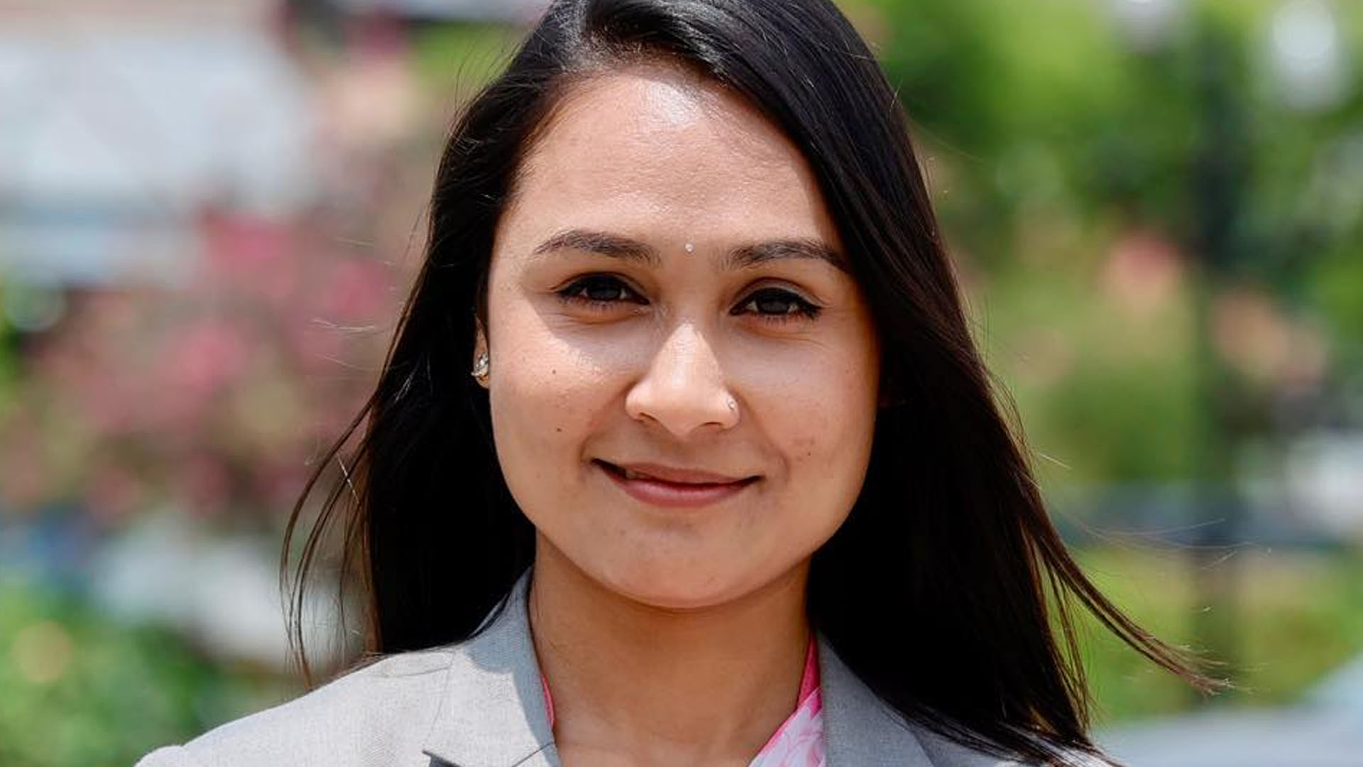 निशा डाँगीको टिप्पणी- सत्ताको घमण्डले जेब्रा क्रसिङमा पैदलयात्रीलाई ठक्कर दिएर मन्त्री फरार